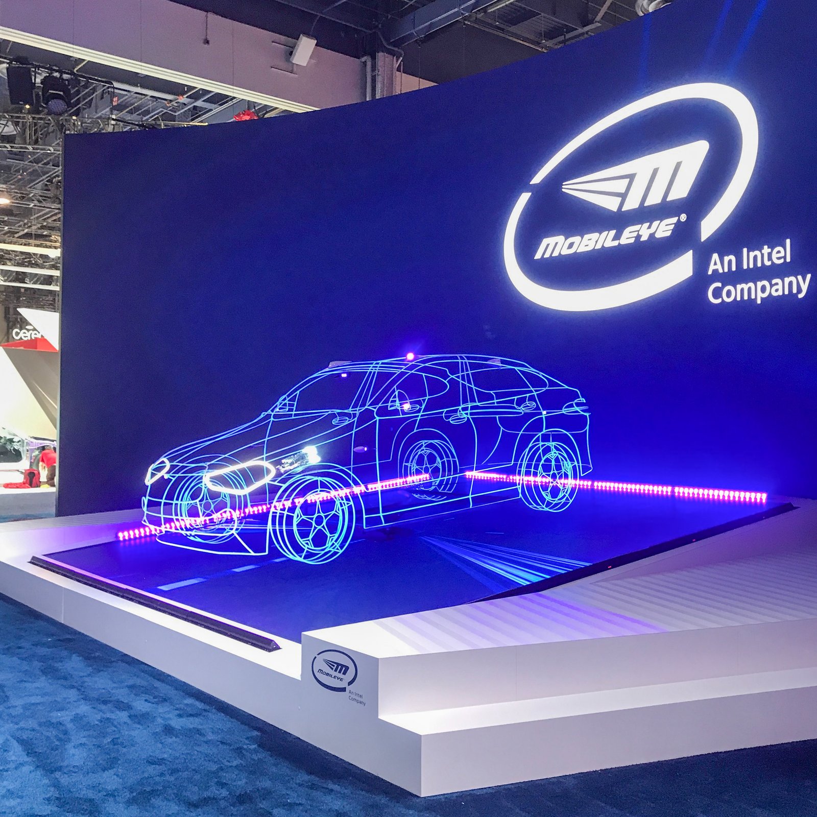 mobileye showcases autonomous LED vehicle at CES 2020